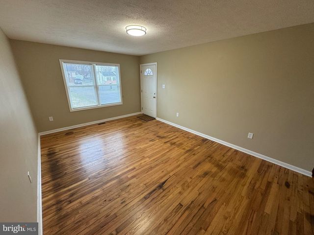 125 LONGSTREET AVE, Winchester, VA 22603