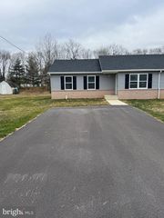 125 LONGSTREET AVE, Winchester, VA 22603