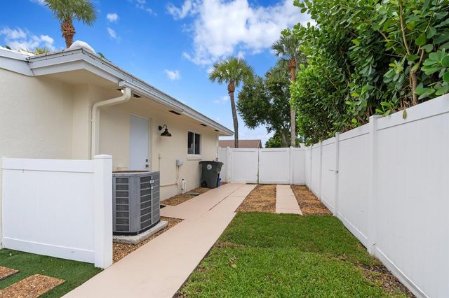 1375 SW 14th Avenue, Boca Raton, FL 33486