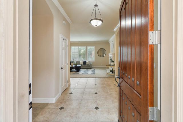 100 Palomares, Roseville, CA 95747