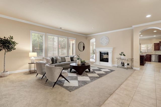 100 Palomares, Roseville, CA 95747