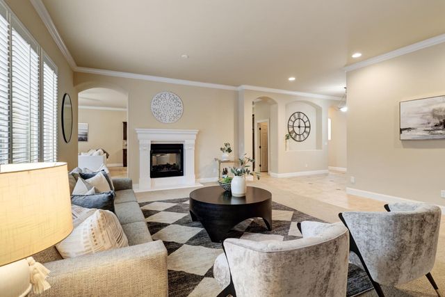 100 Palomares, Roseville, CA 95747