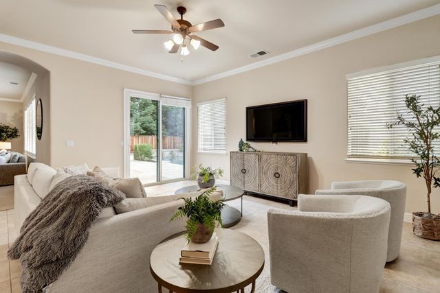 100 Palomares, Roseville, CA 95747