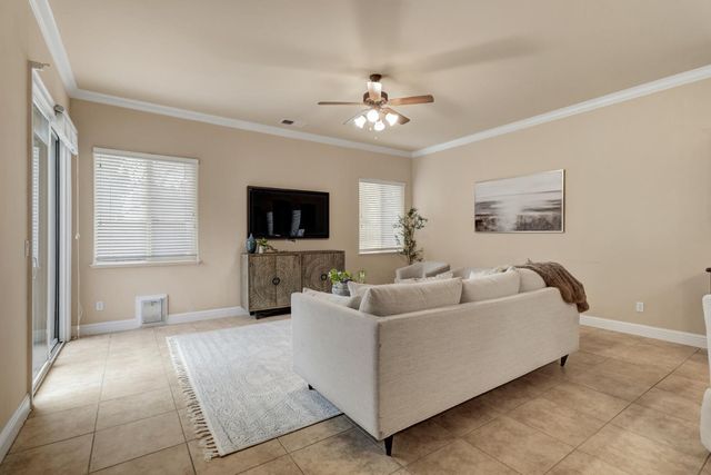 100 Palomares, Roseville, CA 95747