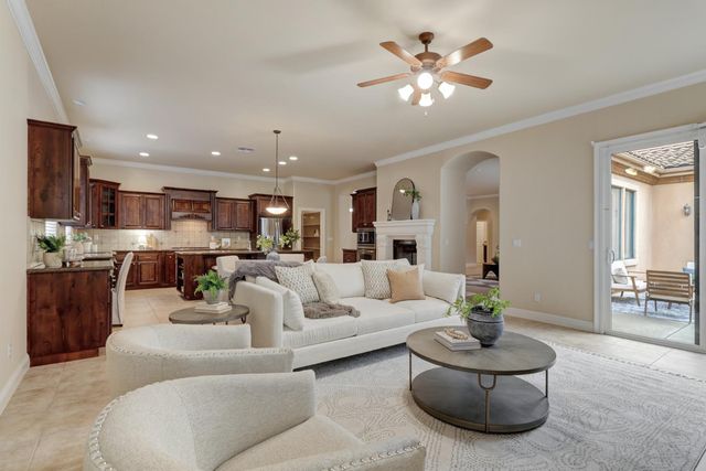 100 Palomares, Roseville, CA 95747