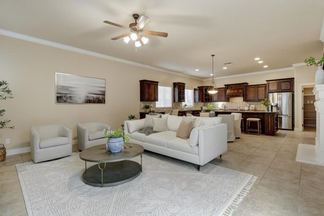 100 Palomares, Roseville, CA 95747