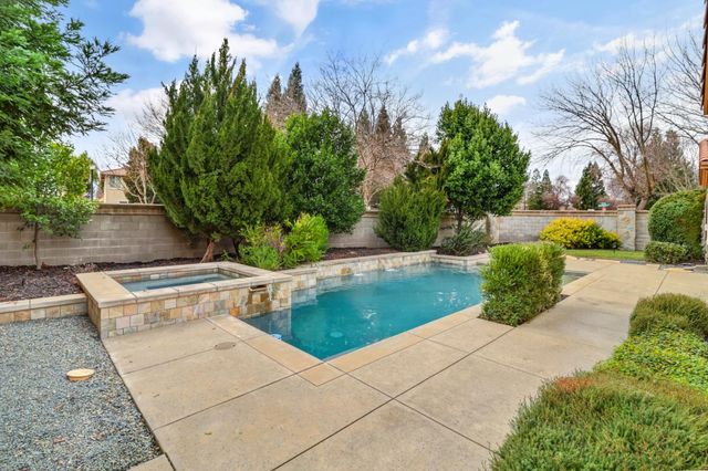 100 Palomares, Roseville, CA 95747