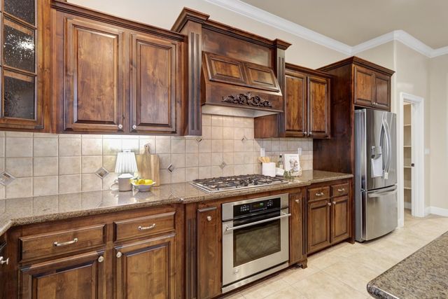 100 Palomares, Roseville, CA 95747