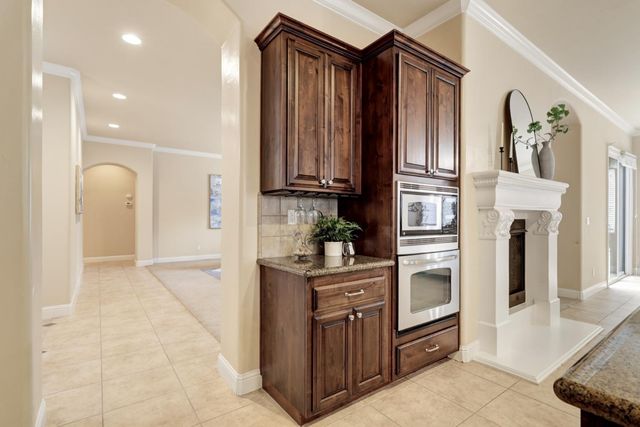 100 Palomares, Roseville, CA 95747