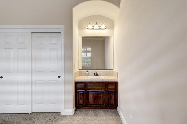 100 Palomares, Roseville, CA 95747