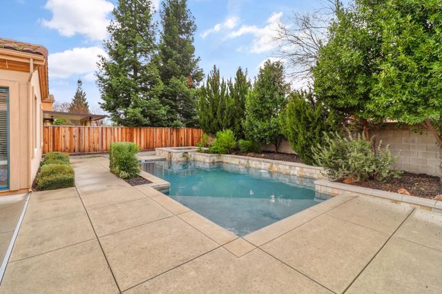 100 Palomares, Roseville, CA 95747