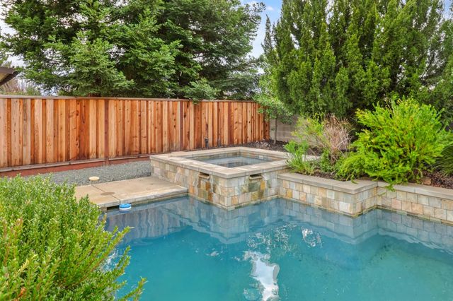 100 Palomares, Roseville, CA 95747