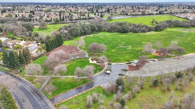 100 Palomares, Roseville, CA 95747