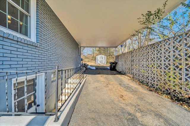 3633 Martinell AVE, Roanoke, VA 24018