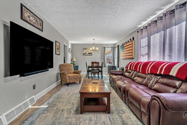 3633 Martinell AVE, Roanoke, VA 24018