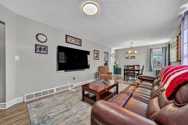 3633 Martinell AVE, Roanoke, VA 24018