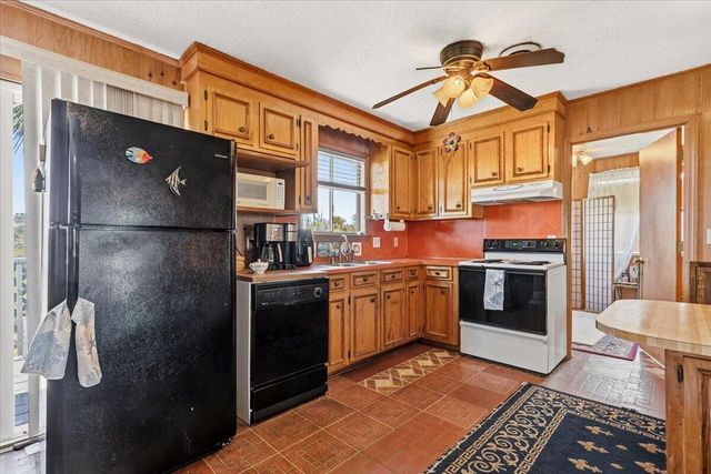 1726 E Ashley Avenue, Folly Beach, SC 29439