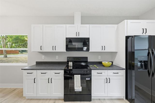 706 AVENUE E, Plant City, FL 33563