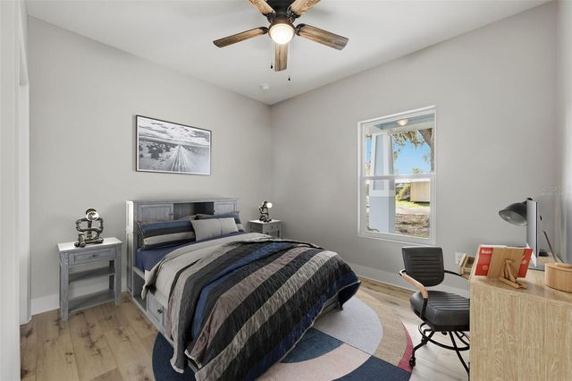 706 AVENUE E, Plant City, FL 33563