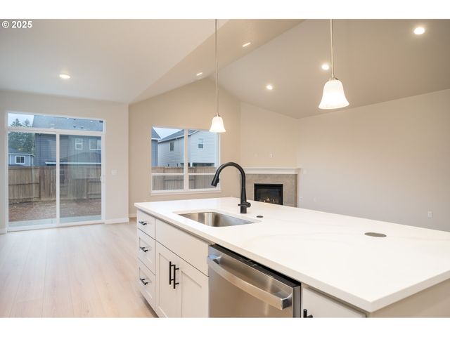 24052 Sw MAPLE Ter Sw, Sherwood, OR 97140