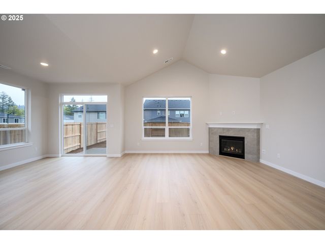 24052 Sw MAPLE Ter Sw, Sherwood, OR 97140