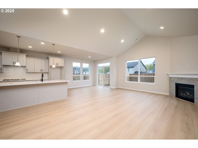 24052 Sw MAPLE Ter Sw, Sherwood, OR 97140