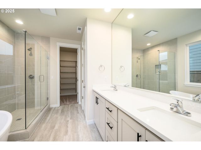 24052 Sw MAPLE Ter Sw, Sherwood, OR 97140