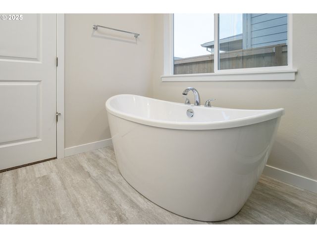 24052 Sw MAPLE Ter Sw, Sherwood, OR 97140