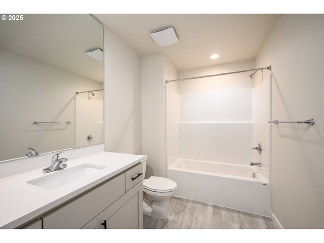 24052 Sw MAPLE Ter Sw, Sherwood, OR 97140