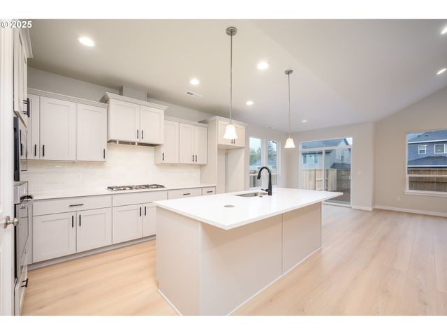 24052 Sw MAPLE Ter Sw, Sherwood, OR 97140