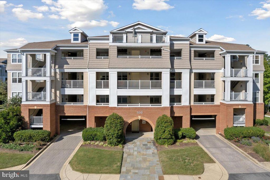 322 OYSTER BAY PL #303, Solomons, MD 20688