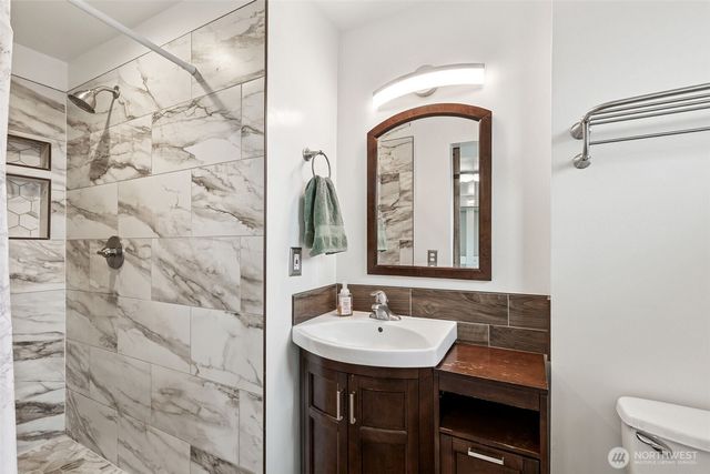 22628 16th Avenue S, Des Moines, WA 98198