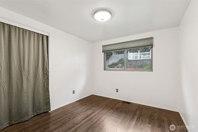 22628 16th Avenue S, Des Moines, WA 98198