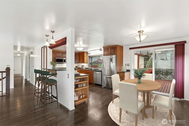 22628 16th Avenue S, Des Moines, WA 98198