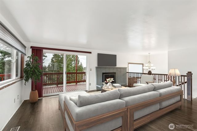 22628 16th Avenue S, Des Moines, WA 98198