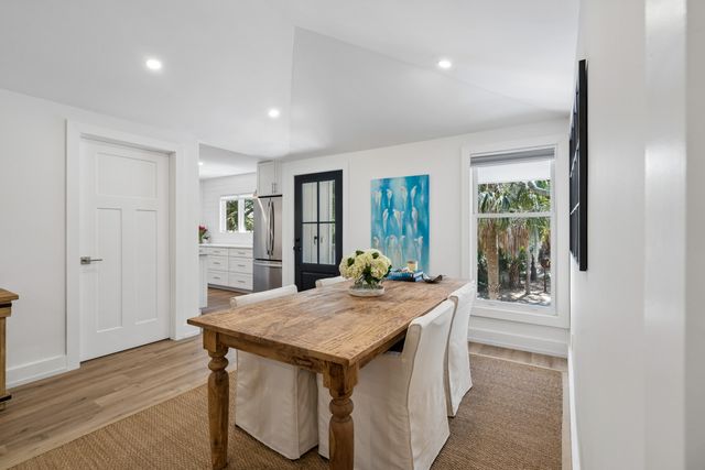 16 Twin Oaks Lane, Isle Of Palms, SC 29451