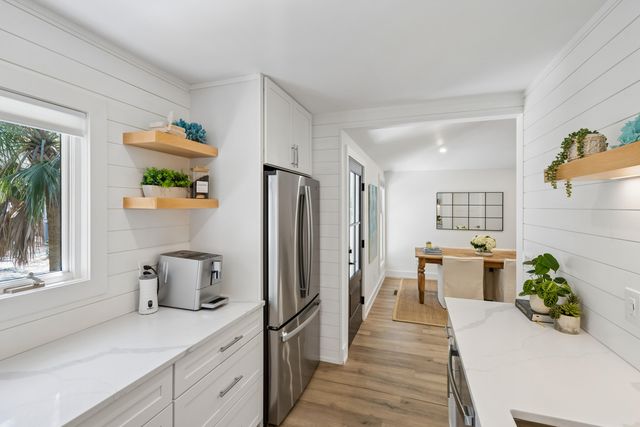 16 Twin Oaks Lane, Isle Of Palms, SC 29451