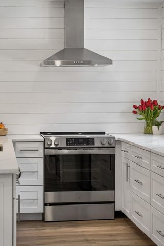 16 Twin Oaks Lane, Isle Of Palms, SC 29451