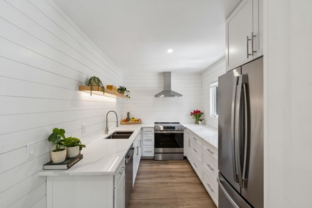 16 Twin Oaks Lane, Isle Of Palms, SC 29451