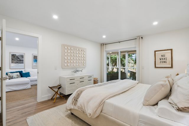 16 Twin Oaks Lane, Isle Of Palms, SC 29451