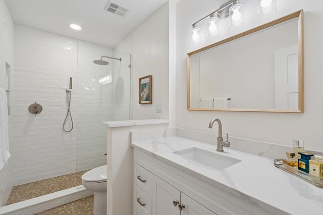 16 Twin Oaks Lane, Isle Of Palms, SC 29451