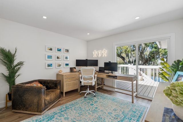 16 Twin Oaks Lane, Isle Of Palms, SC 29451