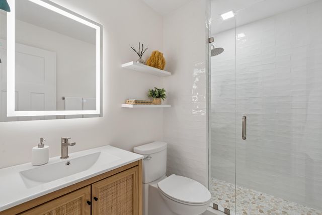 16 Twin Oaks Lane, Isle Of Palms, SC 29451