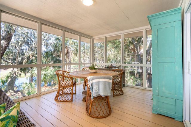 16 Twin Oaks Lane, Isle Of Palms, SC 29451