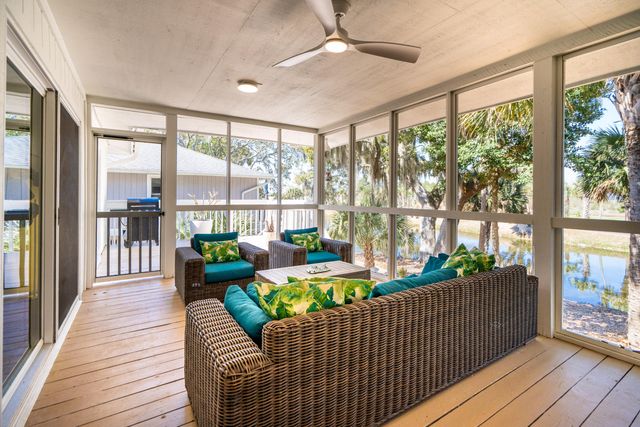 16 Twin Oaks Lane, Isle Of Palms, SC 29451