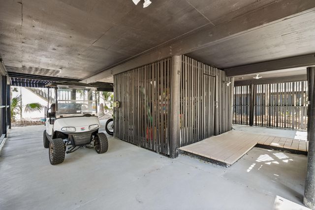 16 Twin Oaks Lane, Isle Of Palms, SC 29451