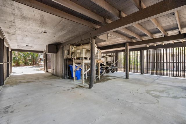 16 Twin Oaks Lane, Isle Of Palms, SC 29451