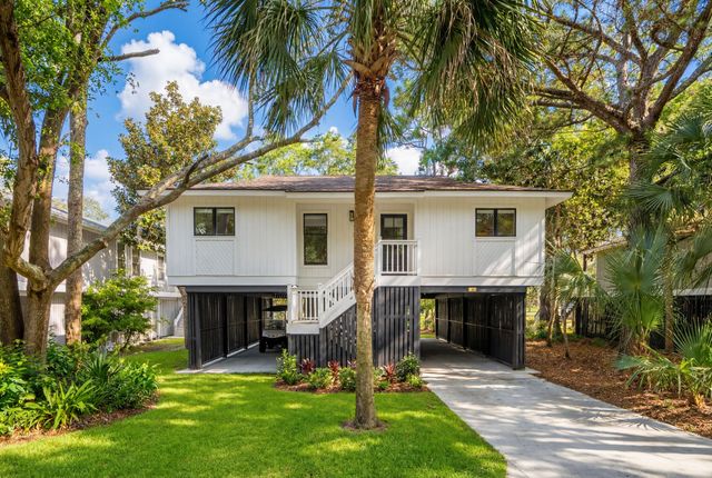 16 Twin Oaks Lane, Isle Of Palms, SC 29451