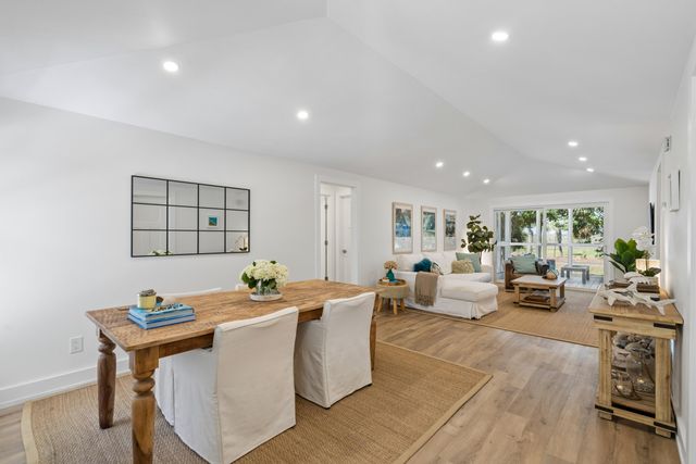 16 Twin Oaks Lane, Isle Of Palms, SC 29451