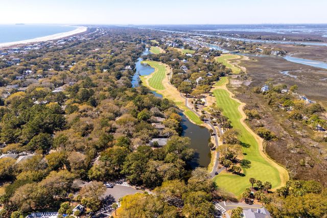 16 Twin Oaks Lane, Isle Of Palms, SC 29451